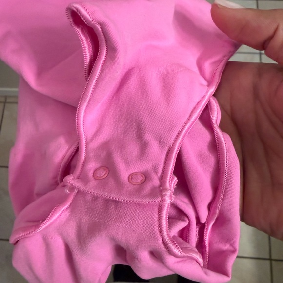 SKIMS Sculpting bodysuit Neon pink - Picture 8 of 9